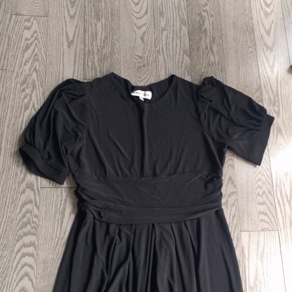 Beautiful black dress by Ronnie Nicole ⭐🌸🍀 - Picture 7 of 12